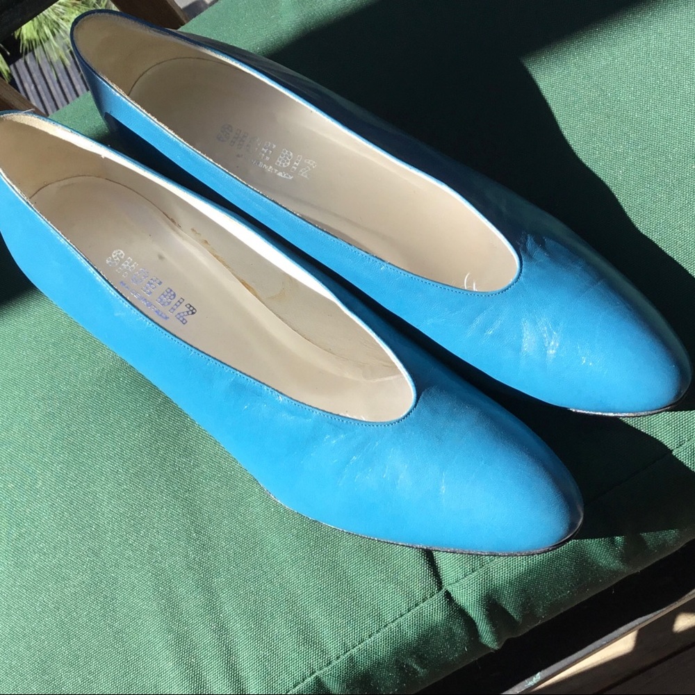 HENRI BENDEL ITALIAN LEATHER HEEL SHOE BIZ 9.5 AA
